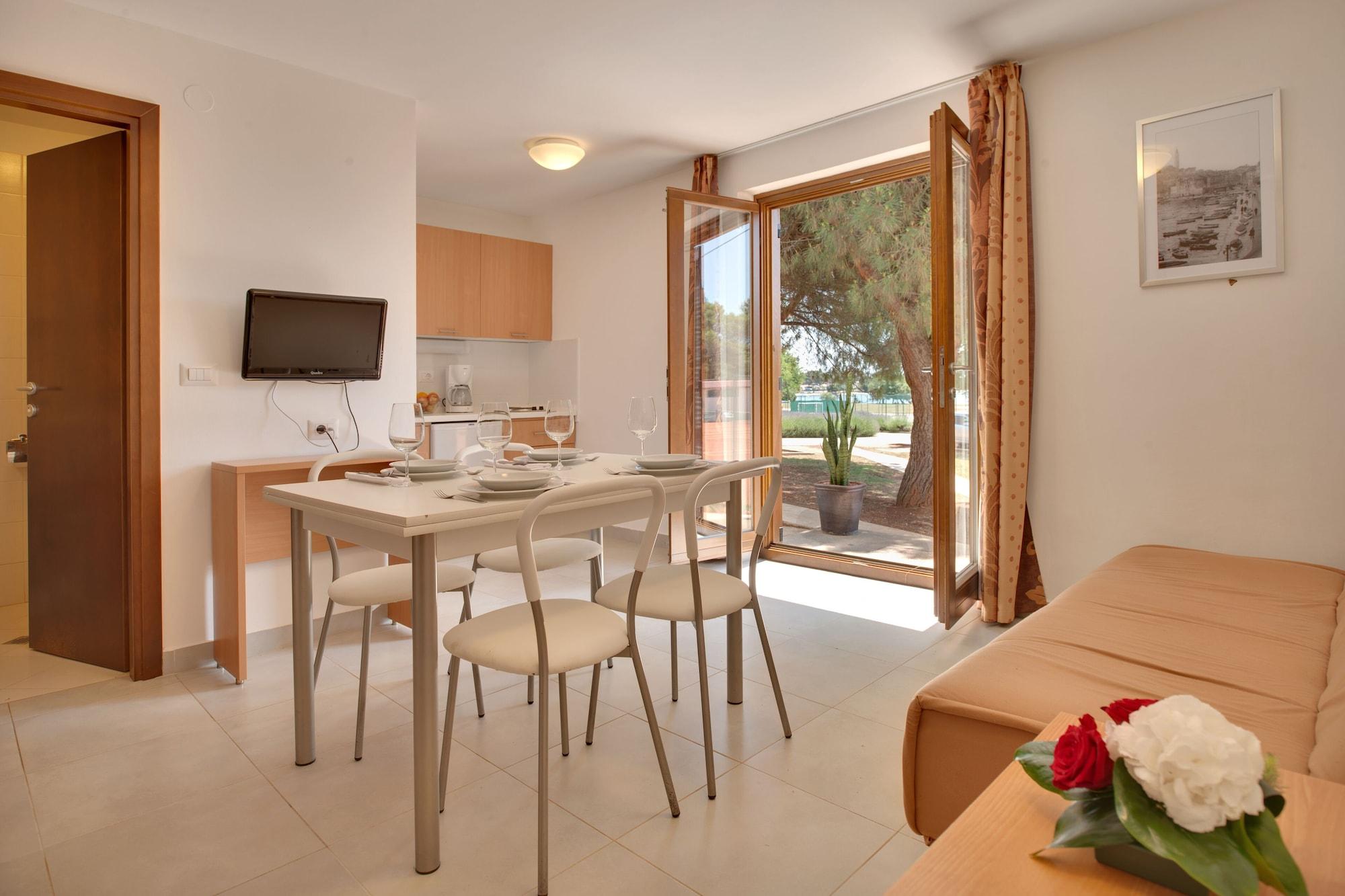 Villas Rubin Apartments ロヴィニ エクステリア 写真
