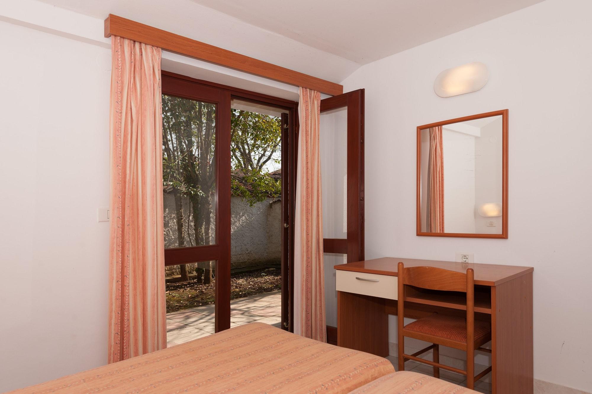 Villas Rubin Apartments ロヴィニ エクステリア 写真