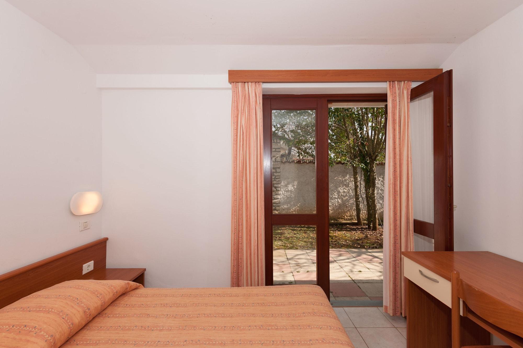 Villas Rubin Apartments ロヴィニ エクステリア 写真