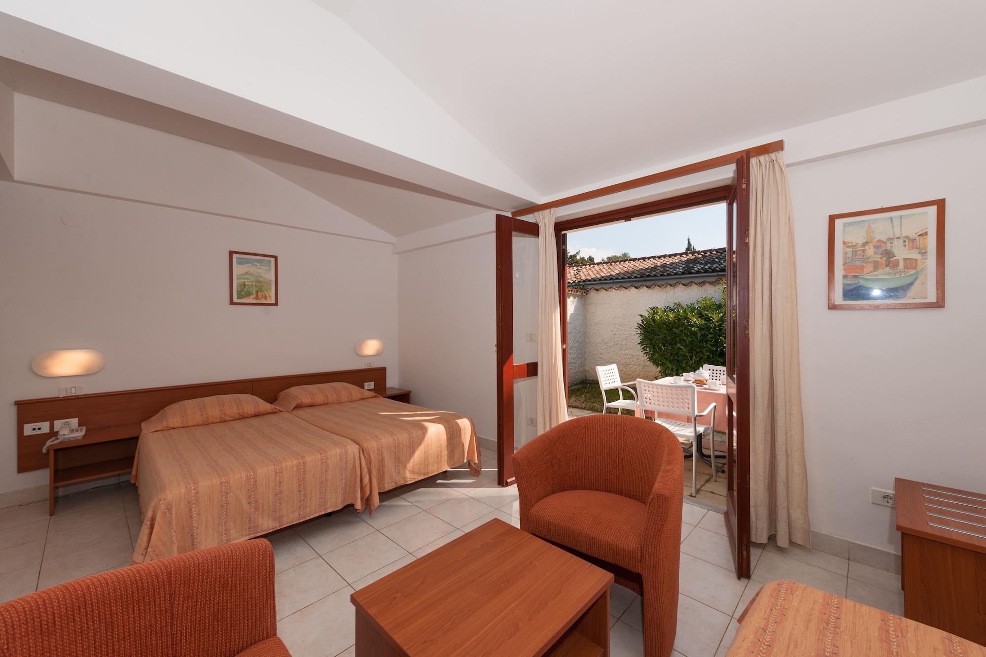 Villas Rubin Apartments ロヴィニ エクステリア 写真