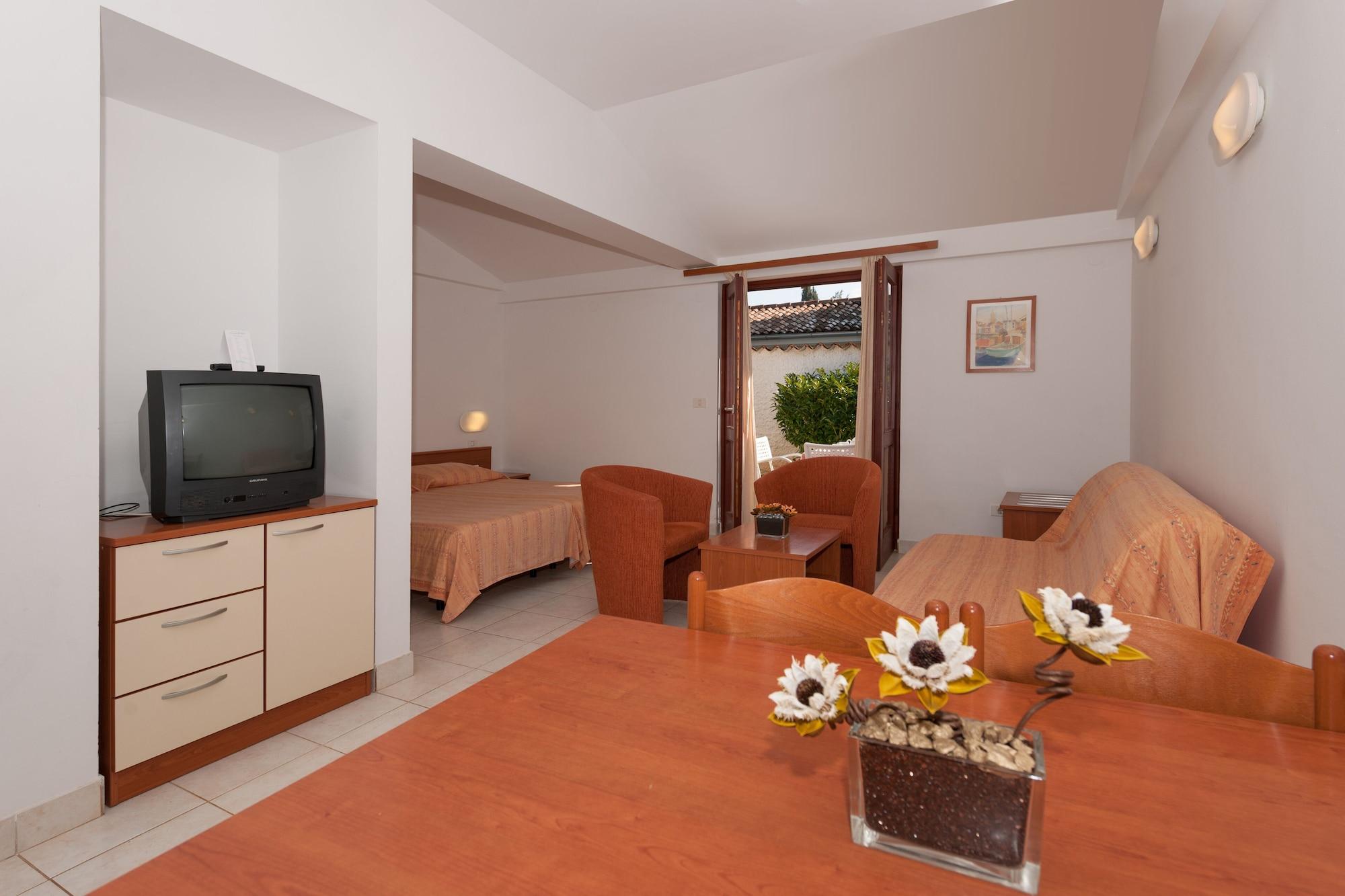 Villas Rubin Apartments ロヴィニ エクステリア 写真