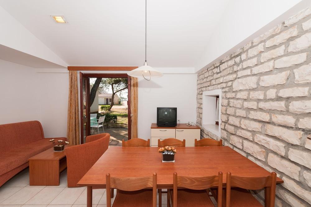 Villas Rubin Apartments ロヴィニ エクステリア 写真
