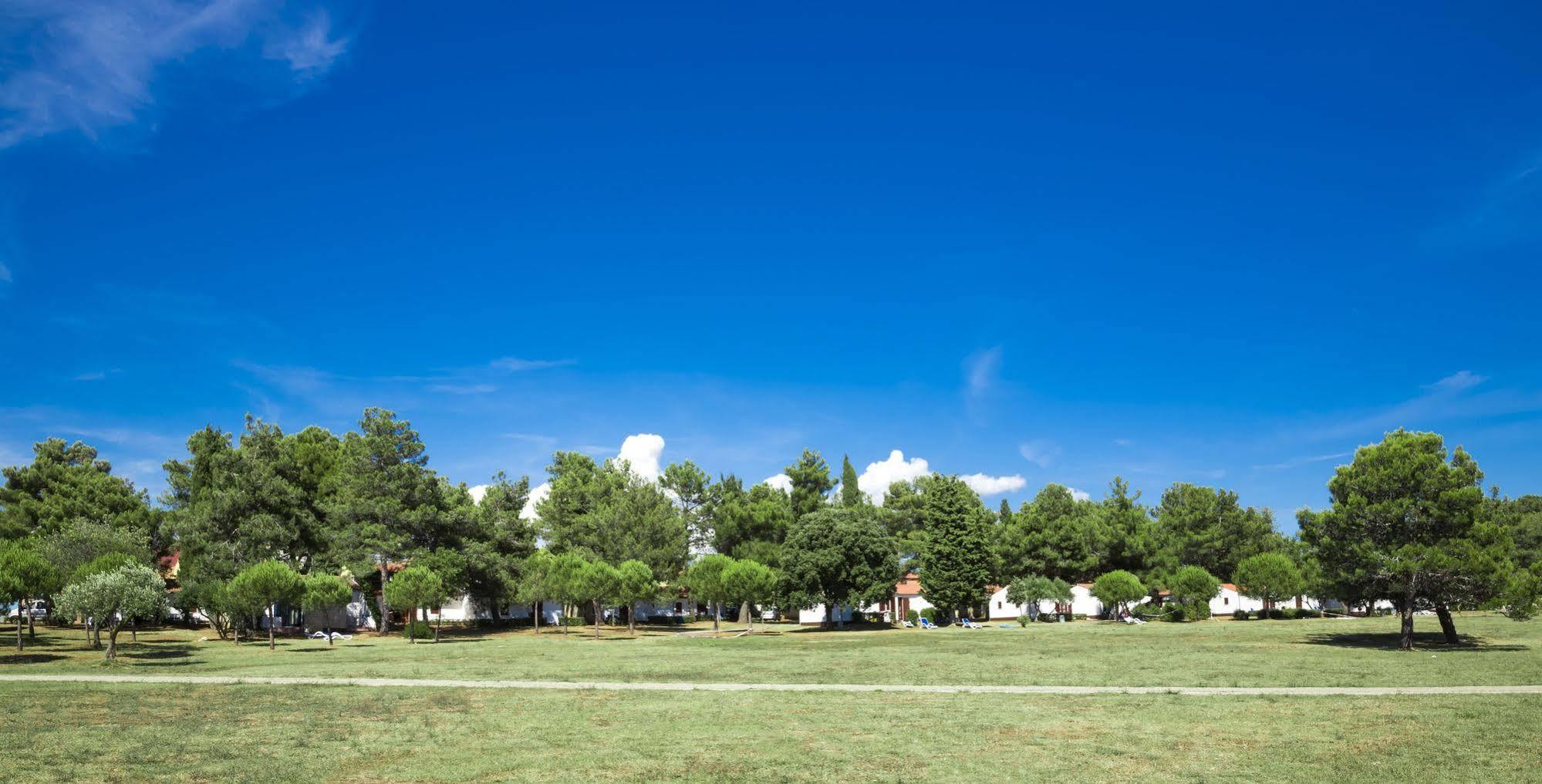 Villas Rubin Apartments ロヴィニ エクステリア 写真